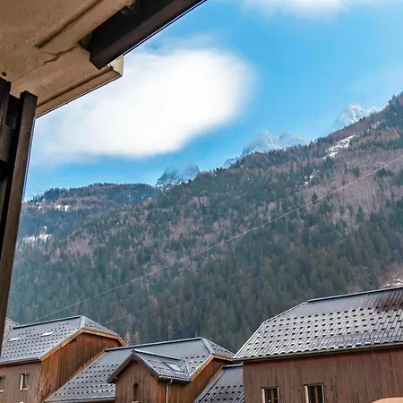 Les Marmottes En Chaussettes & Balcony- Happy * Chamonix